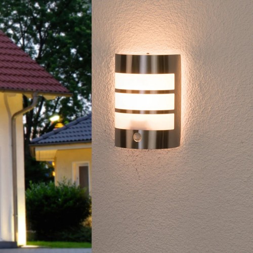 Outside lights mains - mains, powered